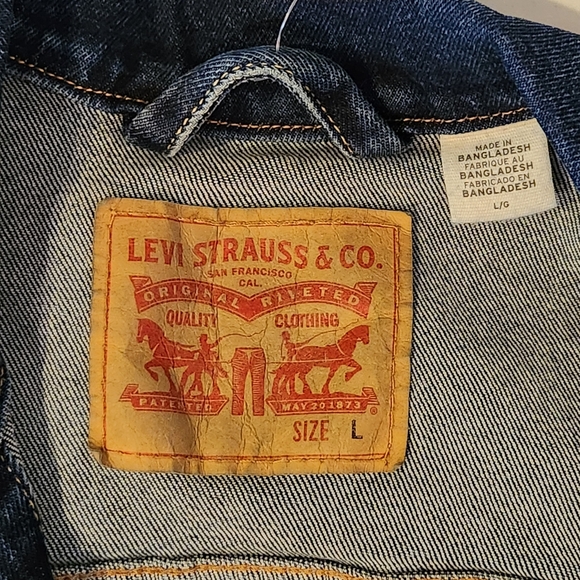 *NWT* Levi's dark blue Men's Regular Fit Non-Stretch Denim Trucker Jacket - Picture 8 of 9